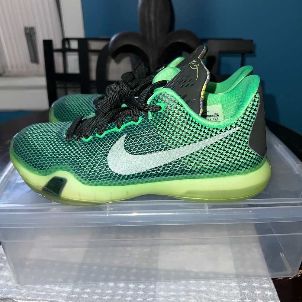 Nike Kobe Kids Green Basketball Shoes